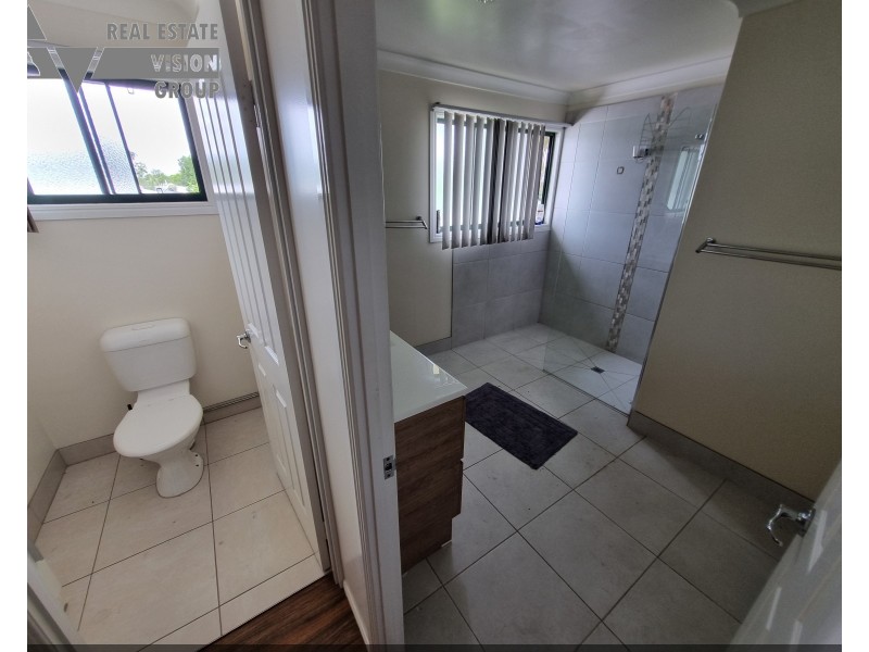 18 Arnold St, Blackwater QLD 4717