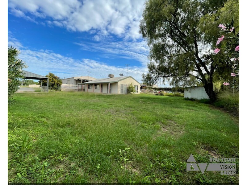 8 Wilga St, Blackwater QLD 4717