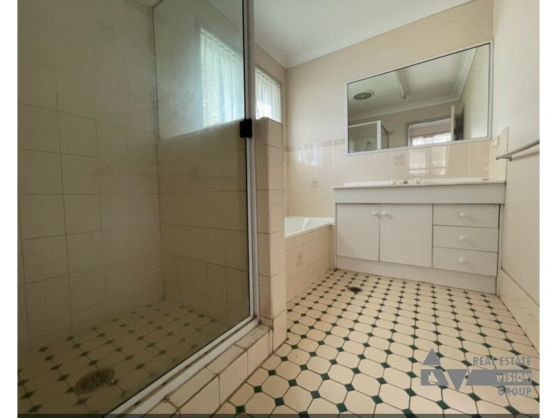 8 Wilga St, Blackwater QLD 4717