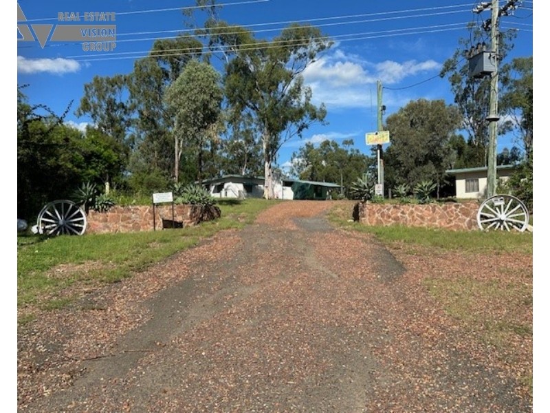 4 Village Rd, Willows QLD 4702