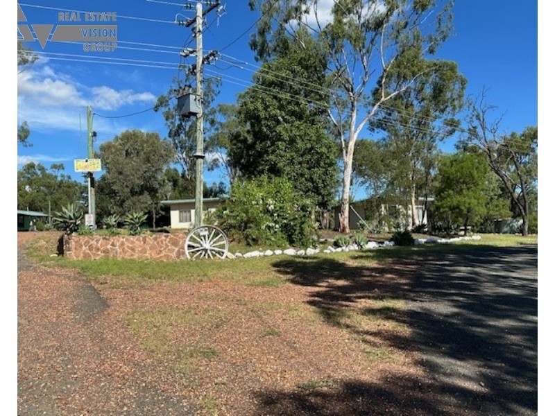 4 Village Rd, Willows QLD 4702