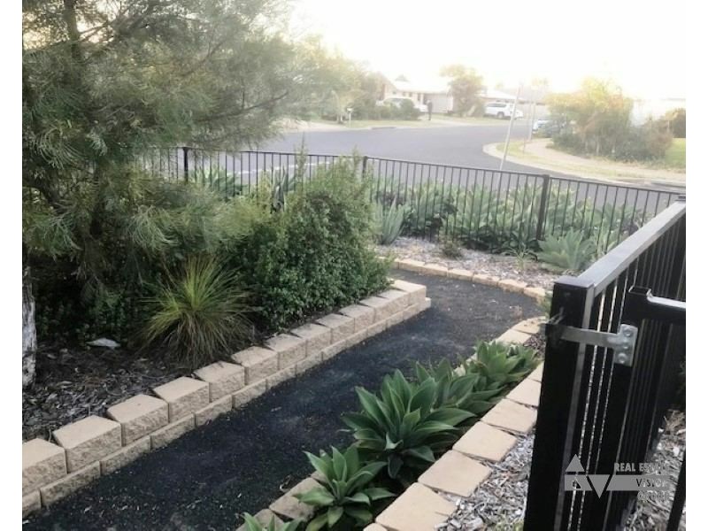 Unit 2/3 Duroux St, Emerald QLD 4720