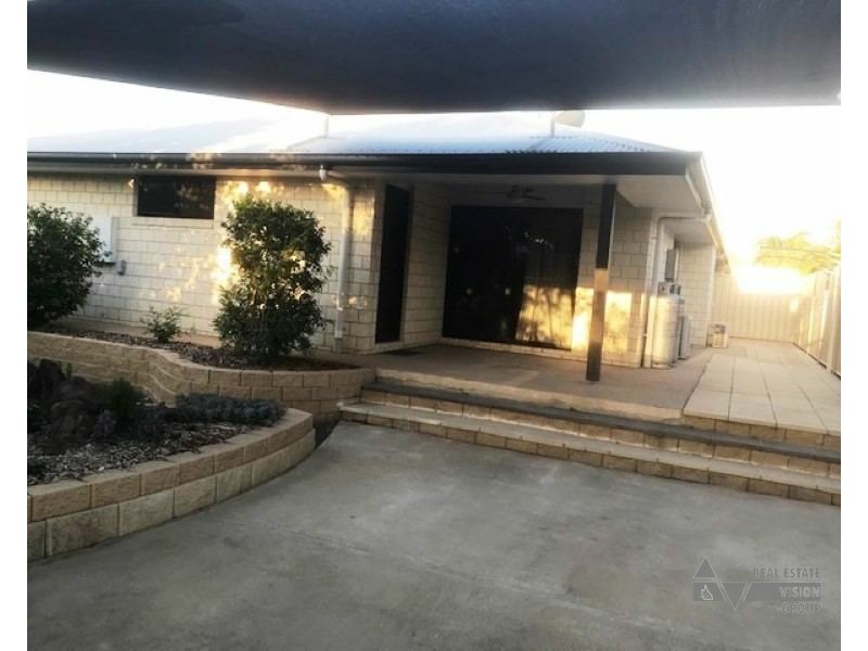 Unit 2/3 Duroux St, Emerald QLD 4720