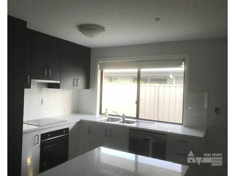 Unit 2/3 Duroux St, Emerald QLD 4720