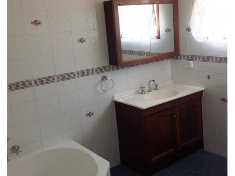 17 Arthur Street, Blackwater QLD 4717