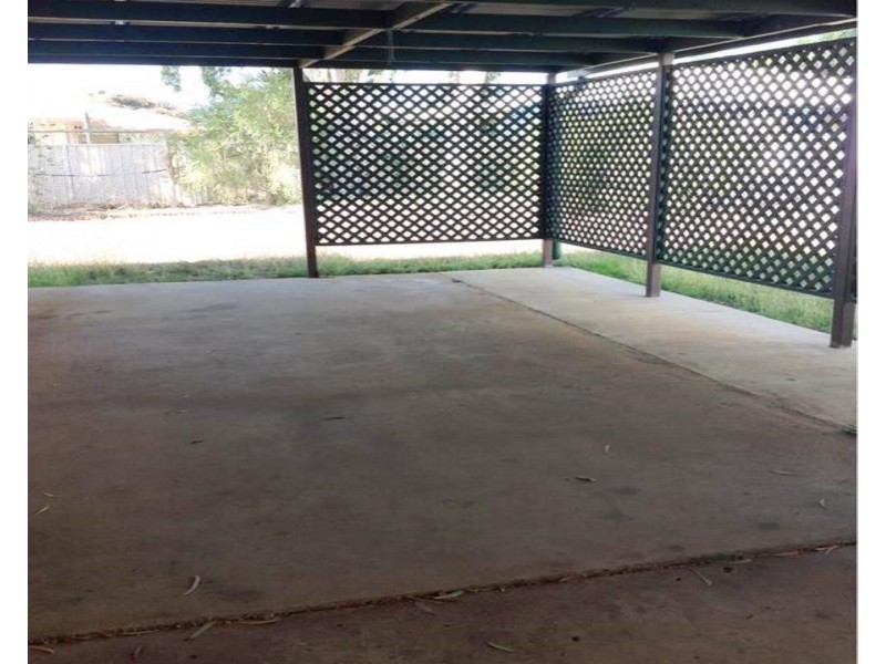 17 Arthur Street, Blackwater QLD 4717