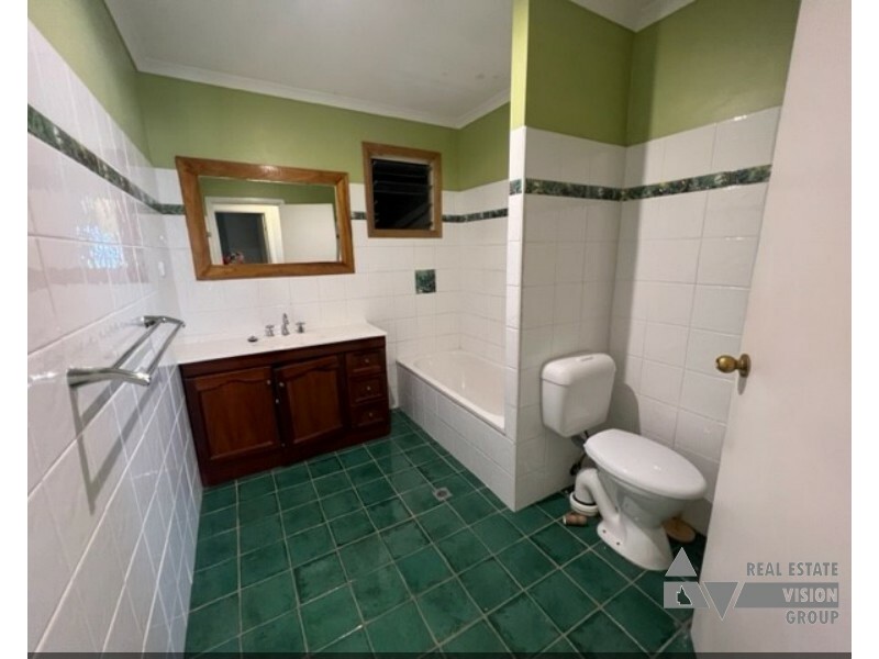 116 Hospital Rd, Emerald QLD 4720