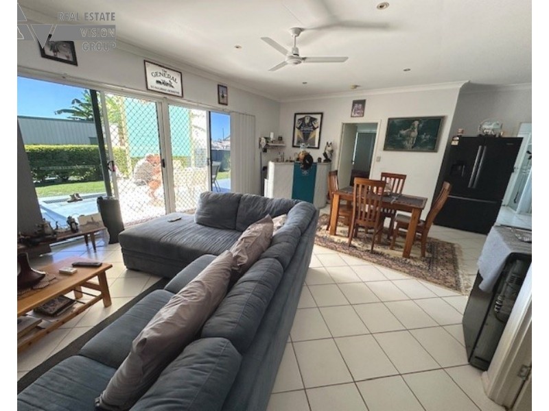 4 Quartz, Sapphire QLD 4702