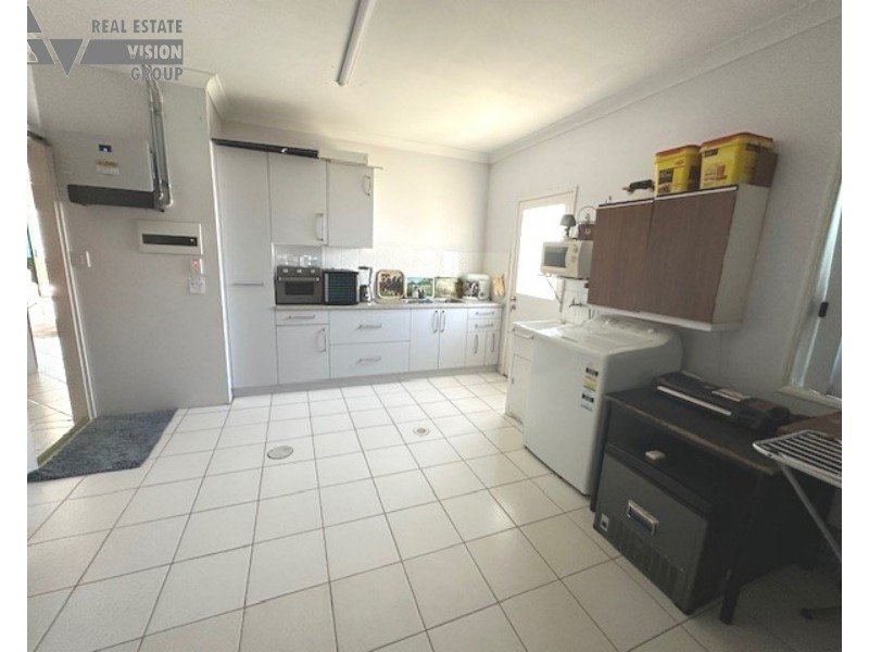 4 Quartz, Sapphire QLD 4702