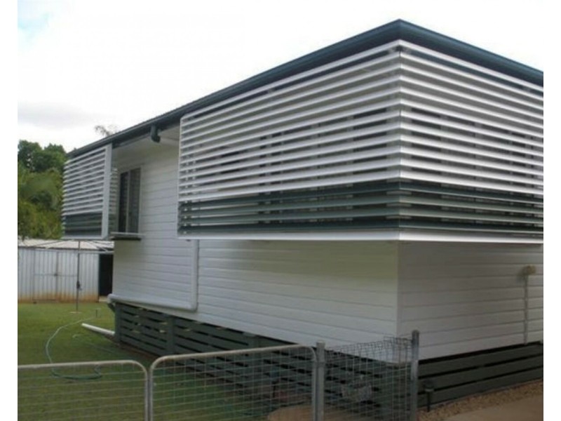 14 Arnold St, Blackwater QLD 4717