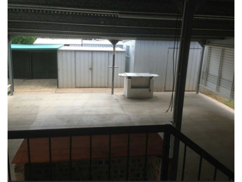 14 Arnold St, Blackwater QLD 4717