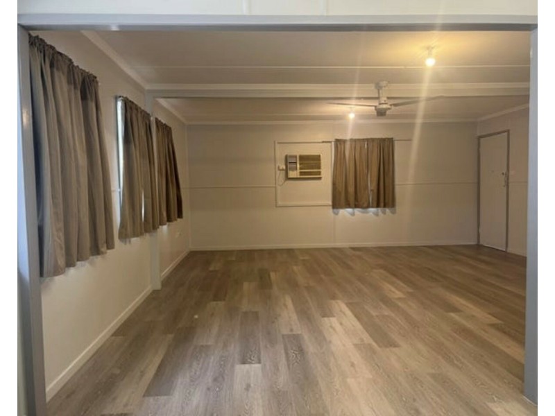 14 Arnold St, Blackwater QLD 4717