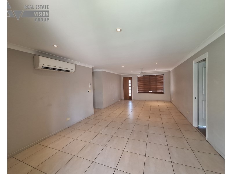 Unit 1/40 Mayfair Dr, Emerald QLD 4720
