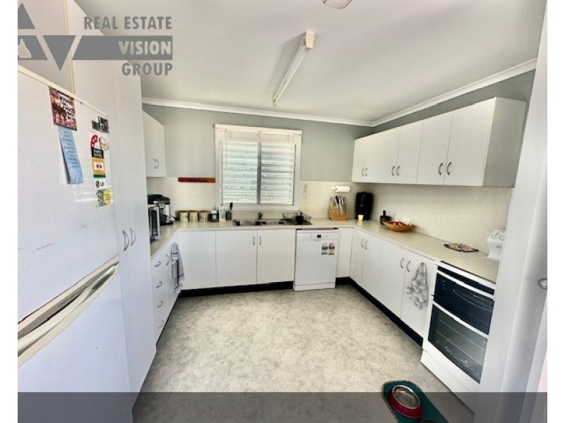 4 Cork St, Blackwater QLD 4717