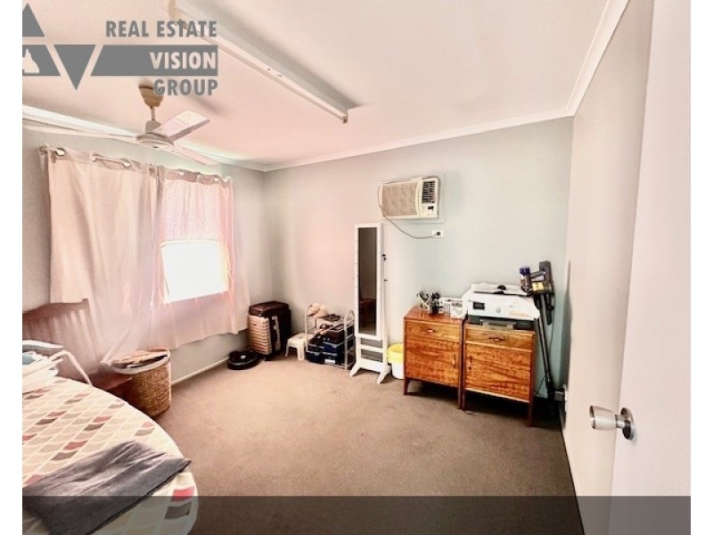 4 Cork St, Blackwater QLD 4717