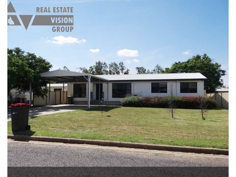 10 Boonery Street, Blackwater QLD 4717