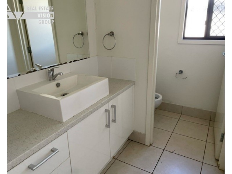 31 Glovar St, Emerald QLD 4720