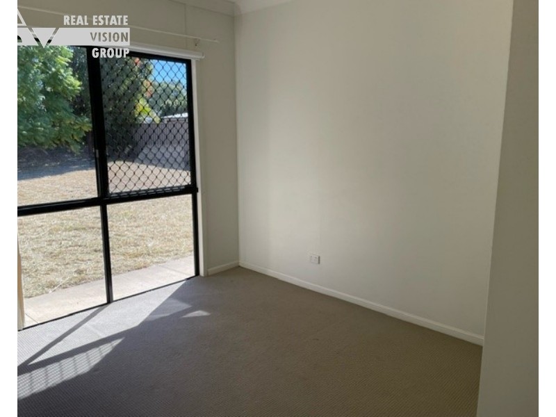 31 Glovar St, Emerald QLD 4720