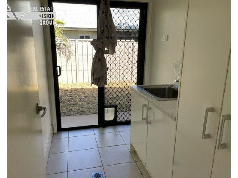 31 Glovar St, Emerald QLD 4720