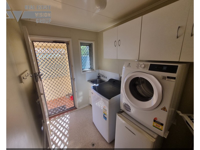 72 Arthur St, Blackwater QLD 4717