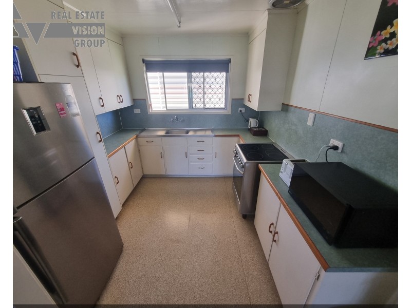 72 Arthur St, Blackwater QLD 4717