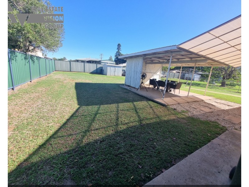 72 Arthur St, Blackwater QLD 4717