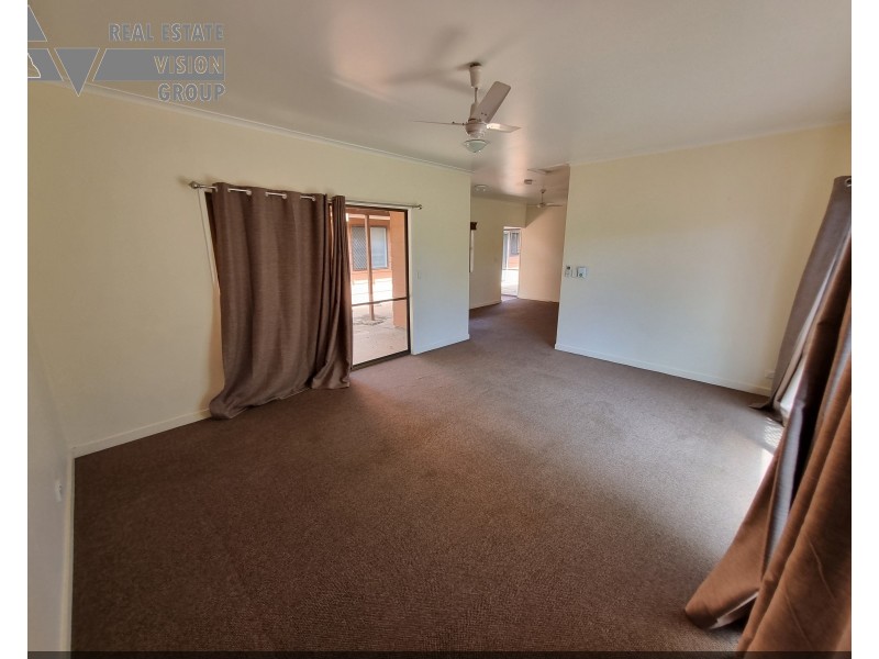 7 Diamond Dr, Blackwater QLD 4717