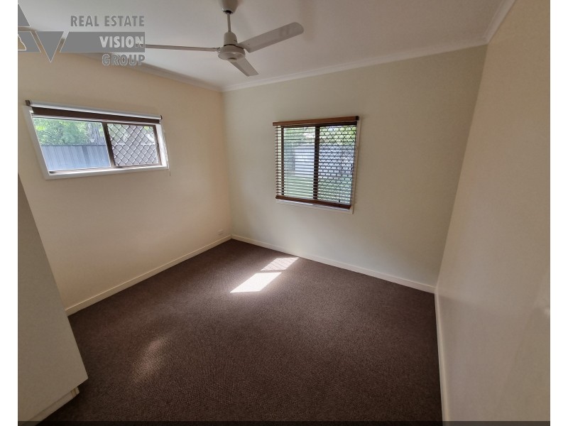 7 Diamond Dr, Blackwater QLD 4717