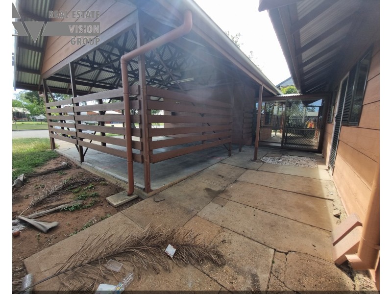 7 Diamond Dr, Blackwater QLD 4717