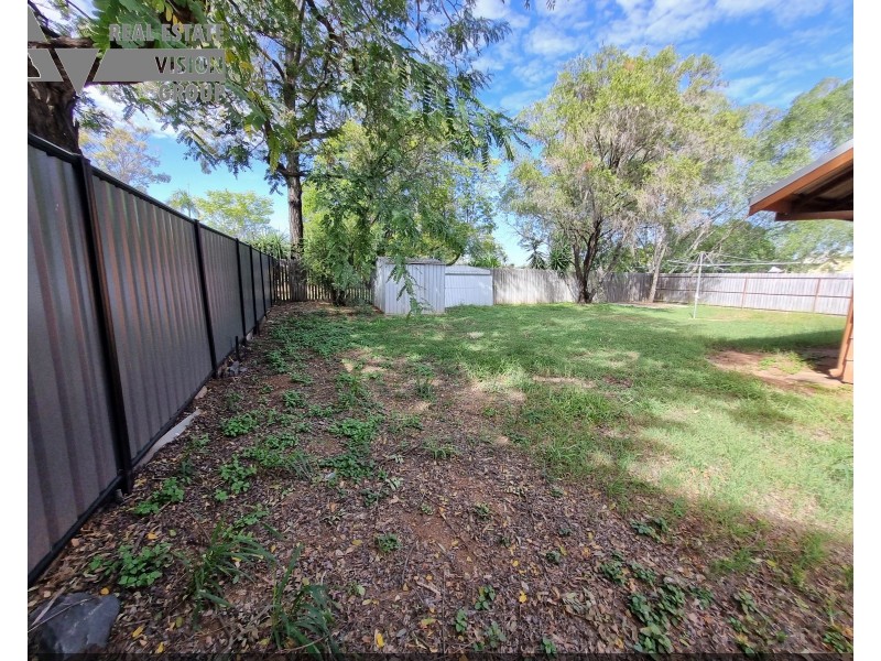7 Diamond Dr, Blackwater QLD 4717
