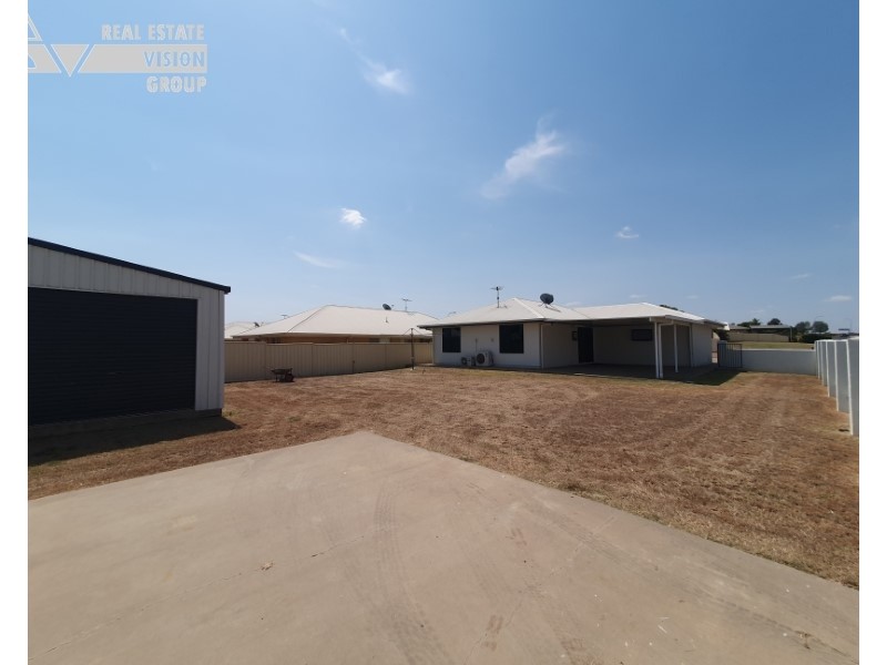 1 Scenic Dr, Emerald QLD 4720