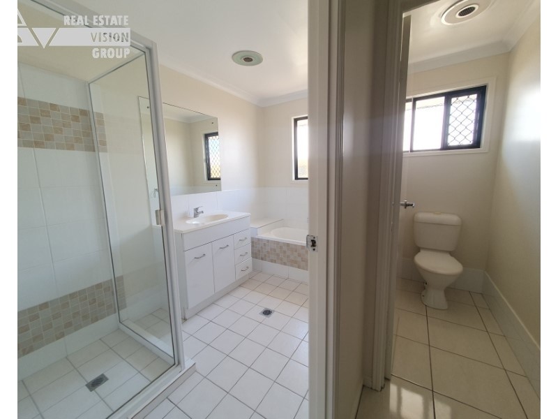 1 Scenic Dr, Emerald QLD 4720