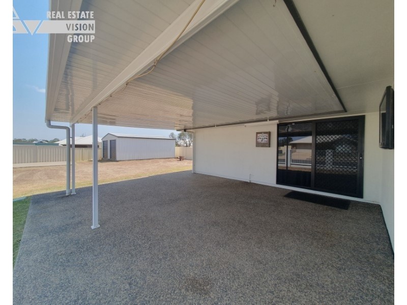 1 Scenic Dr, Emerald QLD 4720