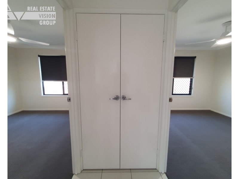 1 Scenic Dr, Emerald QLD 4720