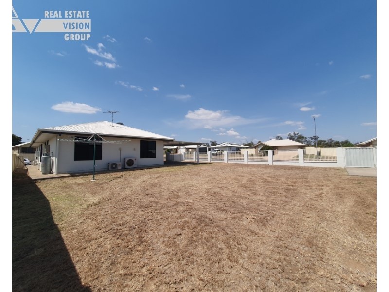 1 Scenic Dr, Emerald QLD 4720