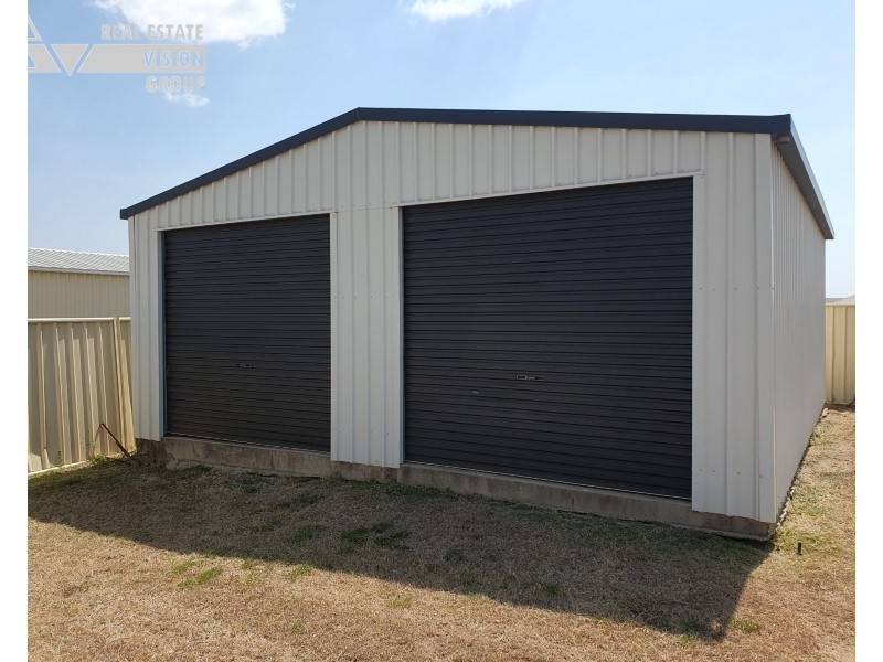 1 Scenic Dr, Emerald QLD 4720