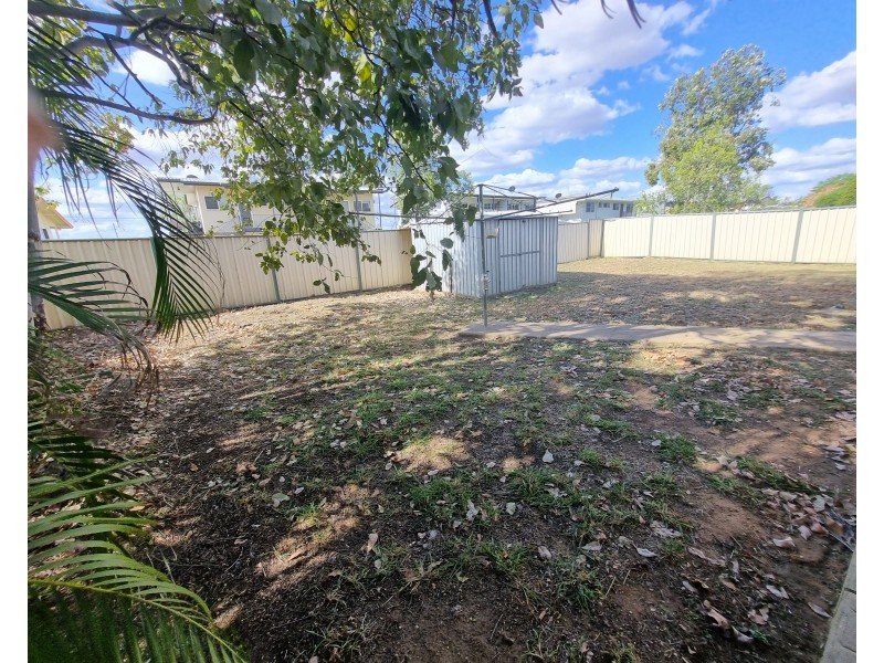 18 Bredhauer Street, Blackwater QLD 4717