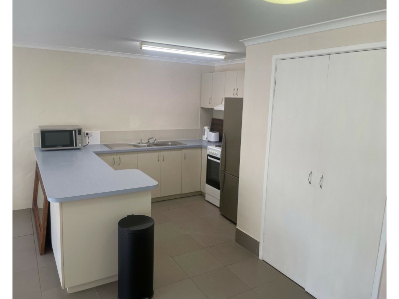Unit 8/9 Erromango Dr, Jubilee Pocket QLD 4802