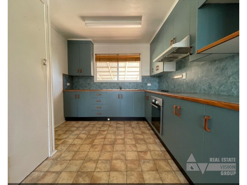 10 Myall St, Blackwater QLD 4717