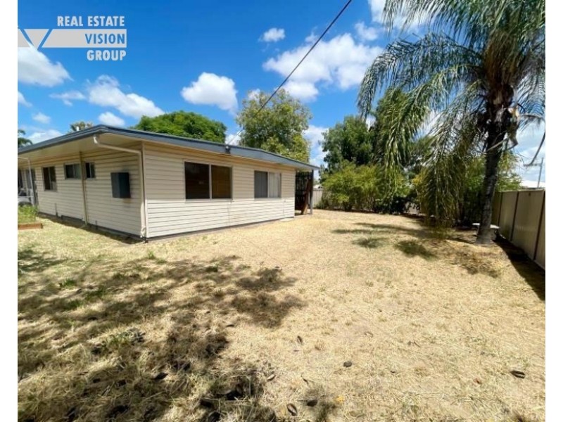 2 Carbeen Pl, Emerald QLD 4720