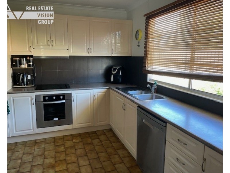 2 Carbeen Pl, Emerald QLD 4720