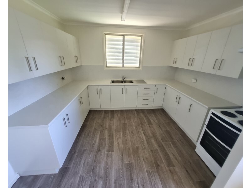 22 Gum St, Blackwater QLD 4717