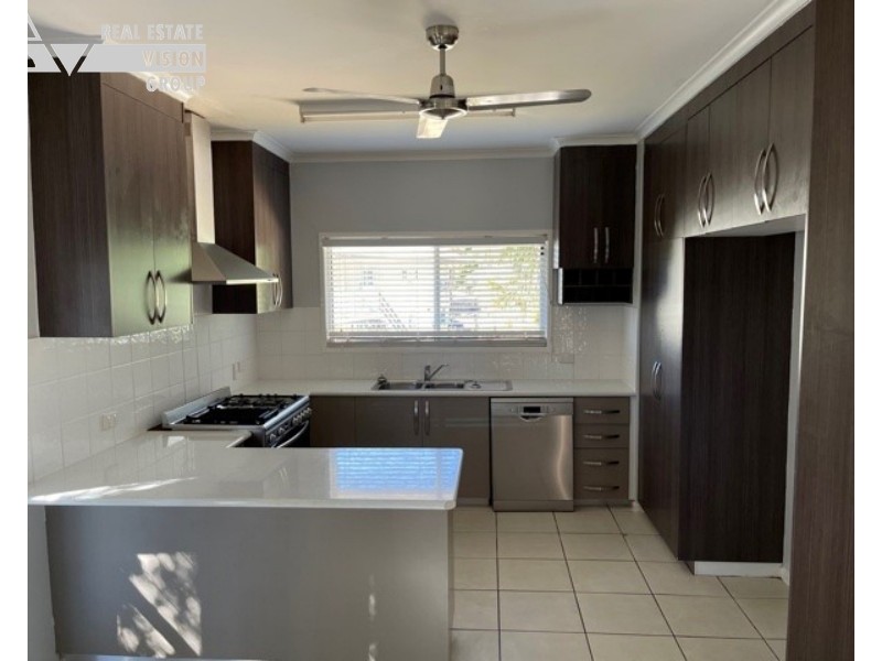 4 Roseanne Rd, Emerald QLD 4720