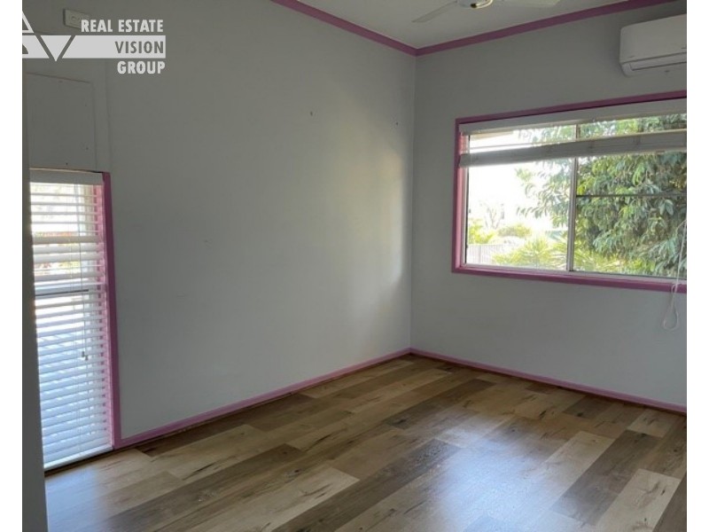 4 Roseanne Rd, Emerald QLD 4720