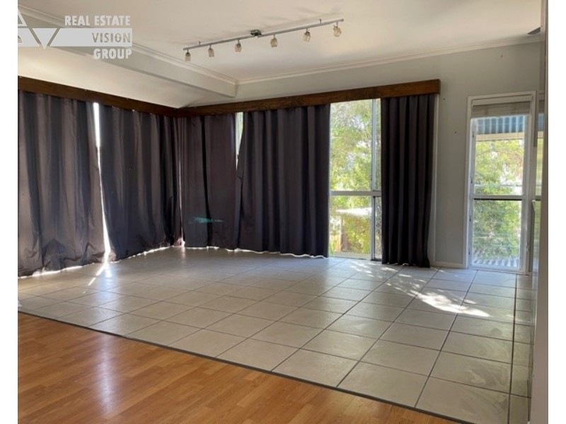 4 Roseanne Rd, Emerald QLD 4720