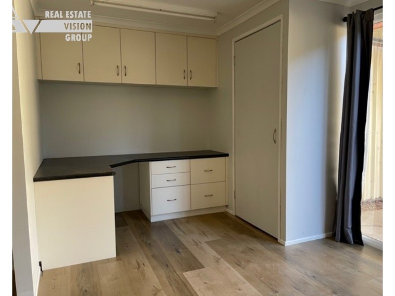 4 Roseanne Rd, Emerald QLD 4720