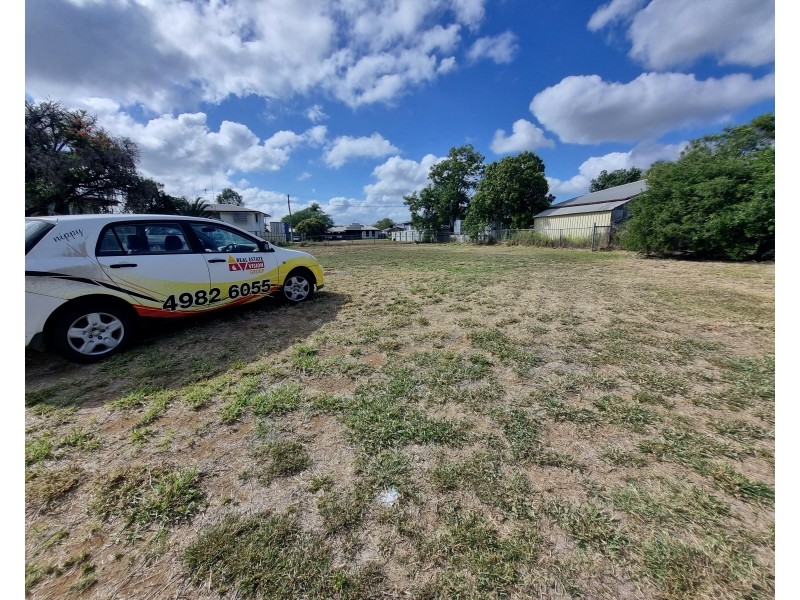 31 Arthur St, Blackwater QLD 4717