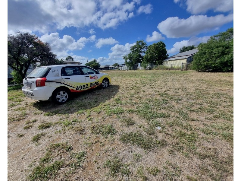 31 Arthur St, Blackwater QLD 4717