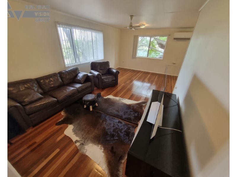 4 Yeates Ave, Blackwater QLD 4717