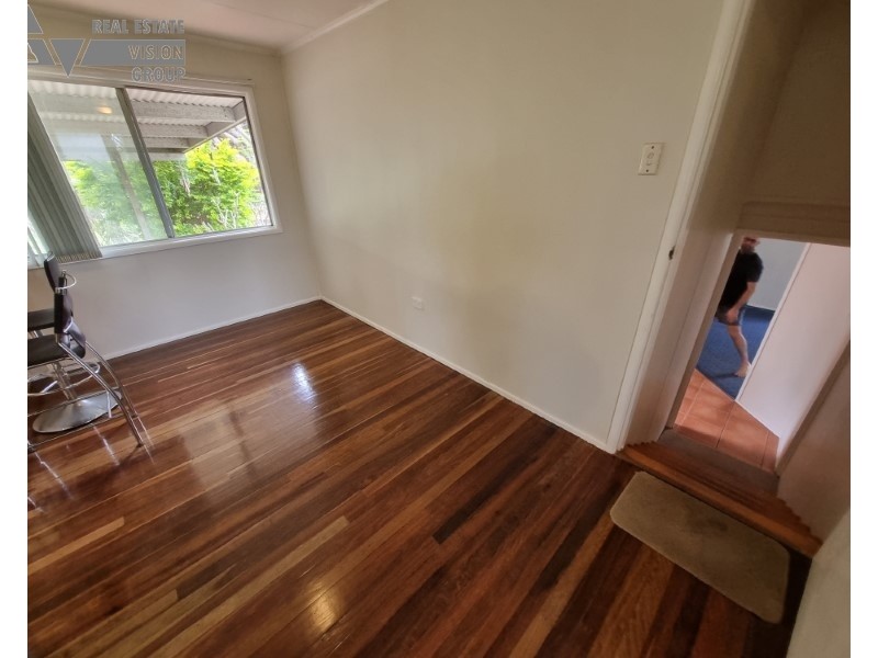 4 Yeates Ave, Blackwater QLD 4717